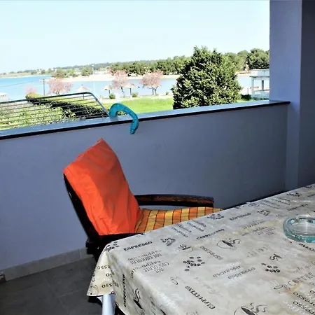 Daire Studio In Zaton Zadar With Sea Views, Terrace, Air Conditioning, Wifi 3608-4 *